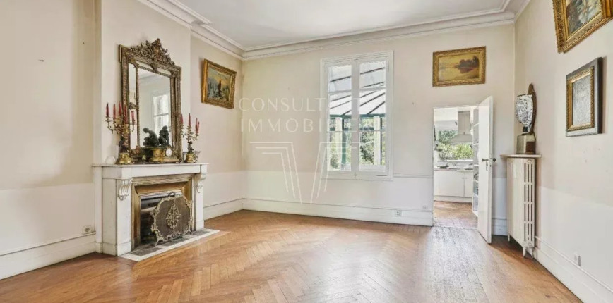 Maison 8 pièces 285 m² · à Hôtel de Ville-Quinconce-Saint Seurin-Fondaudège, Bordeaux · 285 m² · 1 600 000 €