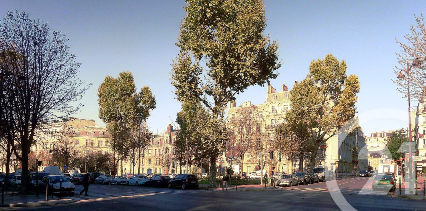 Appartement 4 pièces 201 m² · à Paris 17ème · 201 m² · 1 980 000 €