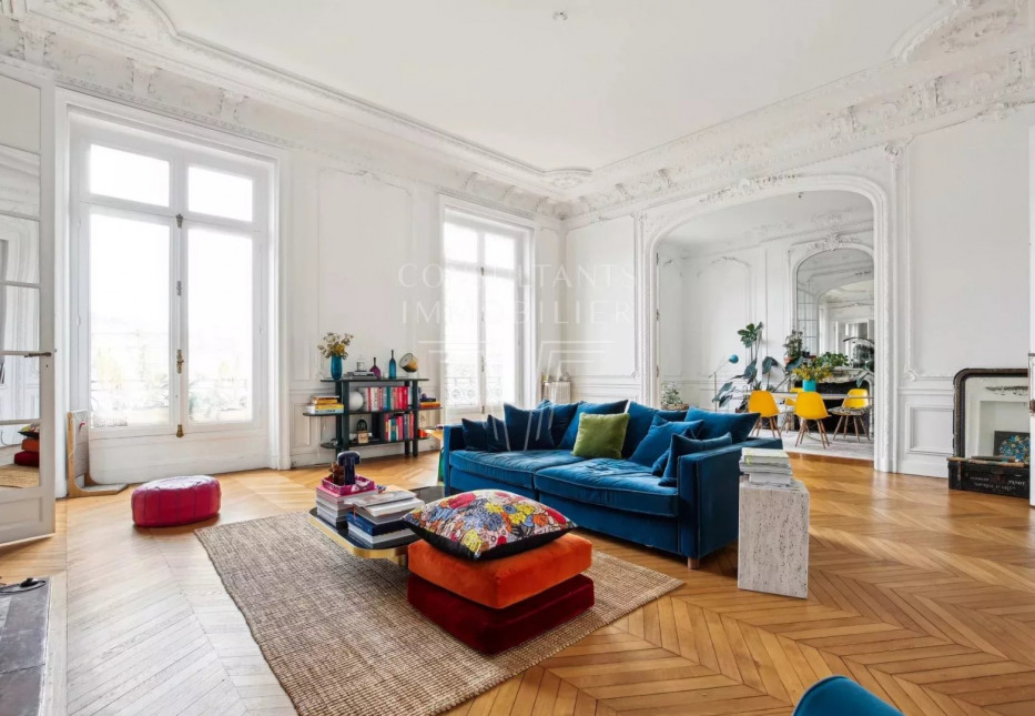 Luxury apartments / penthouses for sale in the district Legendre-Lévis