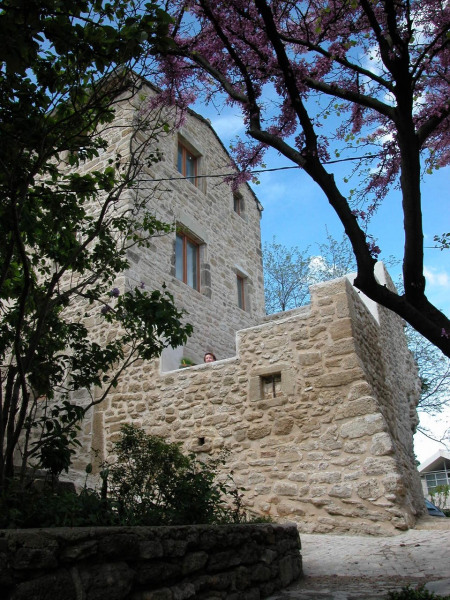 Façade Est et terrasse close
