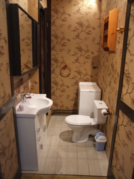 SALLE D' EAU cabine douche lavabo et wc