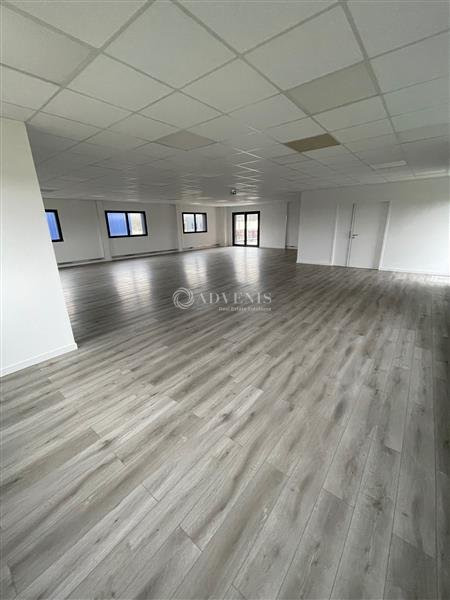 Location Bureau de 150 m² Gazeran