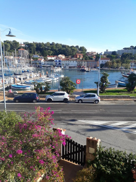 Maison De Vacances à Saint Mandrier Sur Mer En Provence