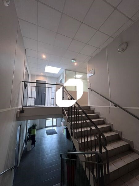 Location Local d'activités / Entrepôt Chelles