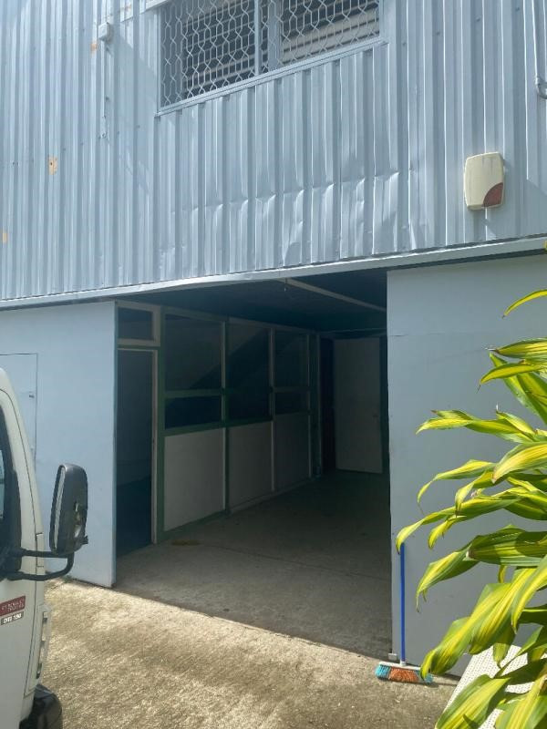 Location Local d'activités / Entrepôt Saint-Joseph