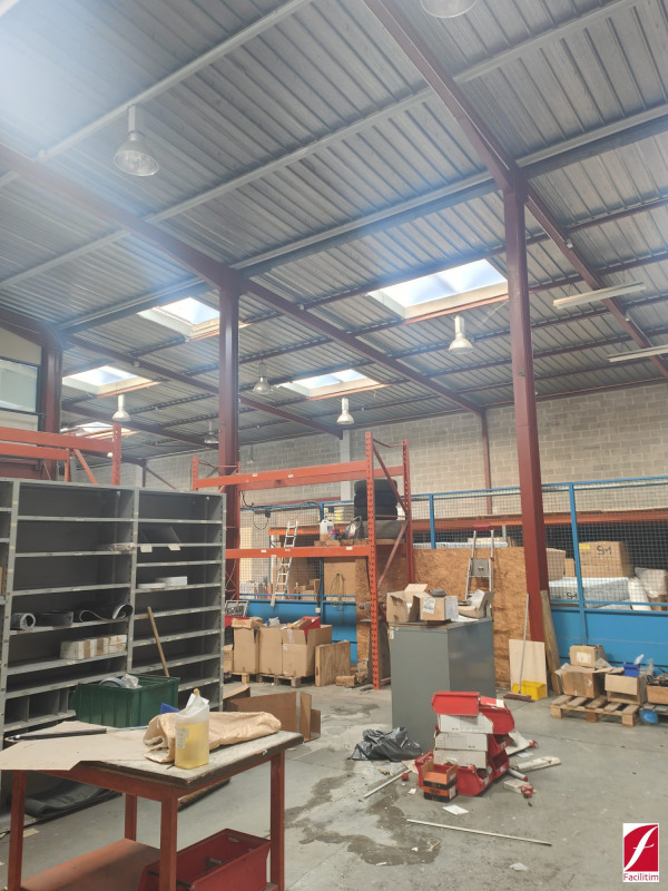 Location Entrepôt de 430 m² Saint-Fargeau-Ponthierry