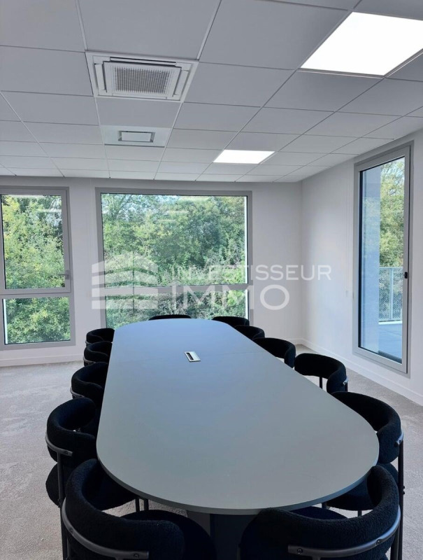 Location Bureau de 42,26 m² Serris