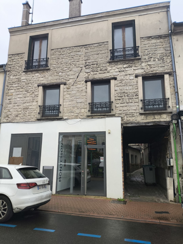 Location Local commercial de 230 m² Montesson Le Village