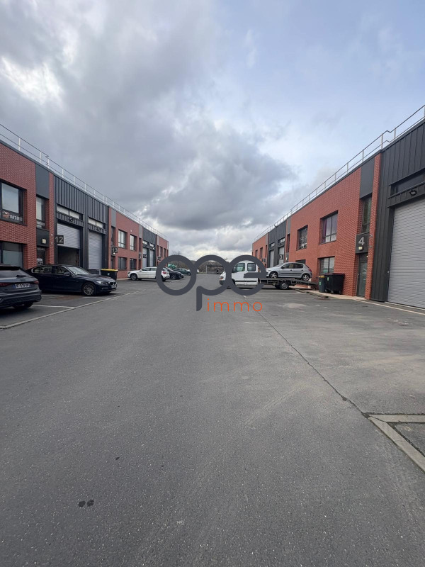Location Local d'activités de 131 m² Groslay