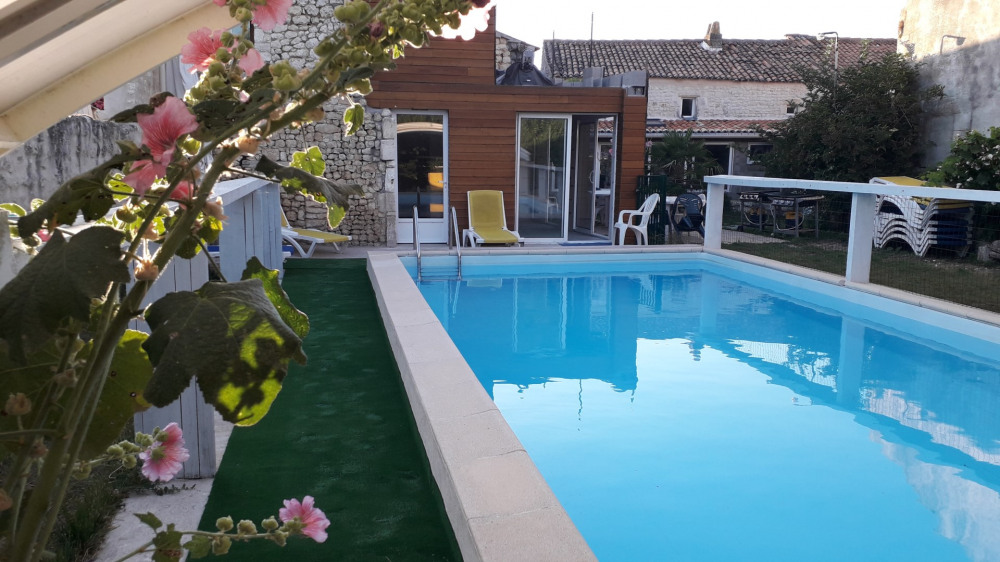 Gite De Vacances A Nieulle Sur Seudre En Poitou Charentes Pour 30 Pers 500m Amivac Com