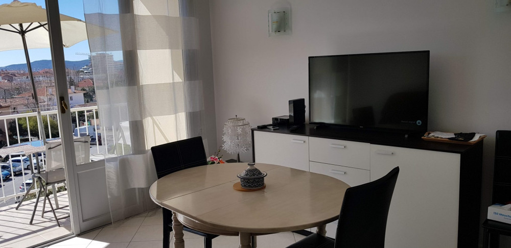 Appartement De Vacances A Frejus En Provence Alpes Cote D Azur Pour 4 Pers 44m Seloger Vacances