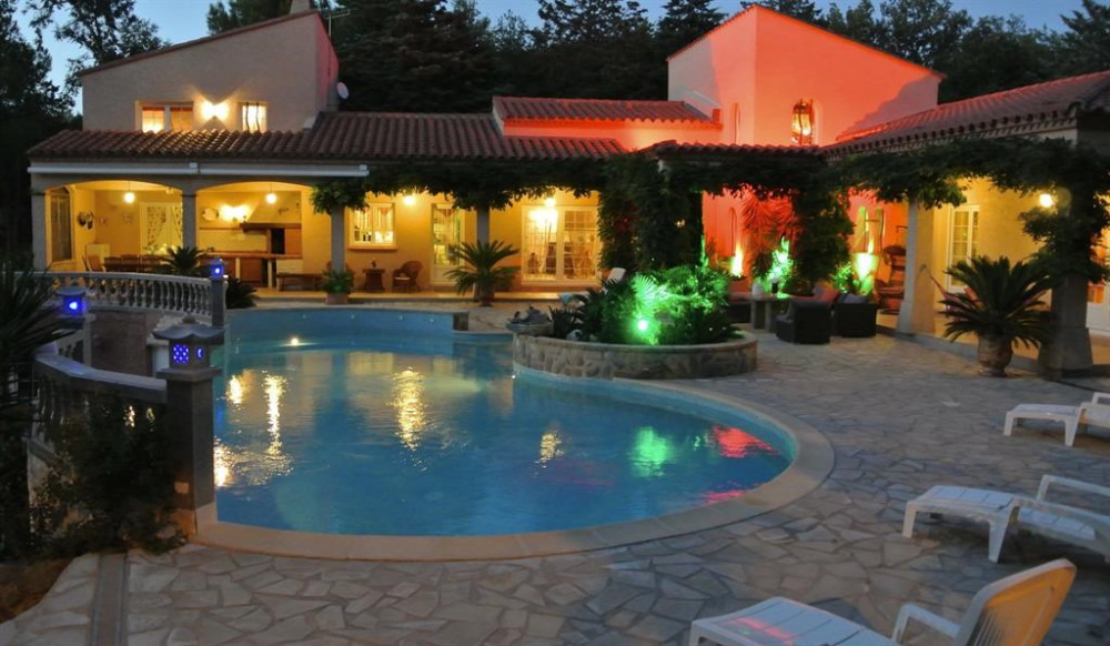 Maison De Vacances A Perpignan En Languedoc Roussillon Pour 10 Pers 250m Amivac Com
