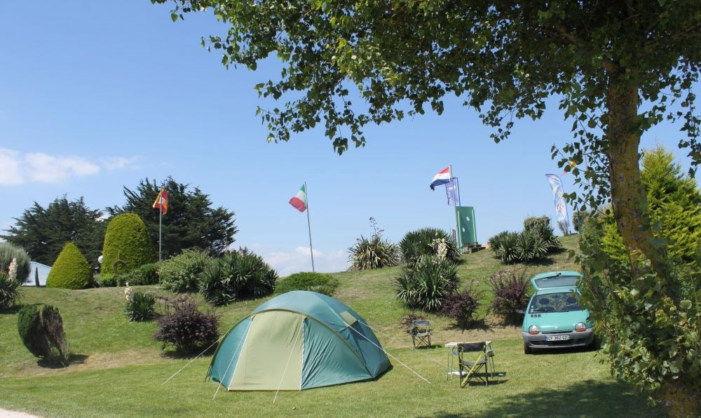 Flower Camping UTAH-BEACH, 30 emplacements, 26 locatifs