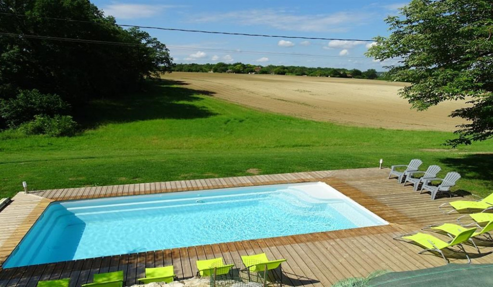 Maison De Vacances A Nerac En Aquitaine Pour 15 Pers 260m Amivac Com