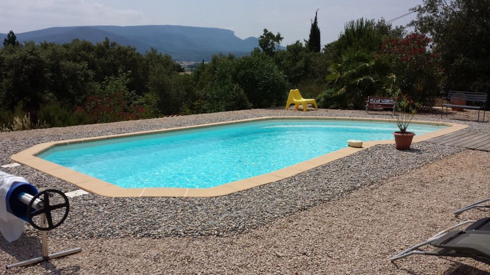 LOCATION STUDIO 2-4 personnes ST MAXIMIN + PISCINE