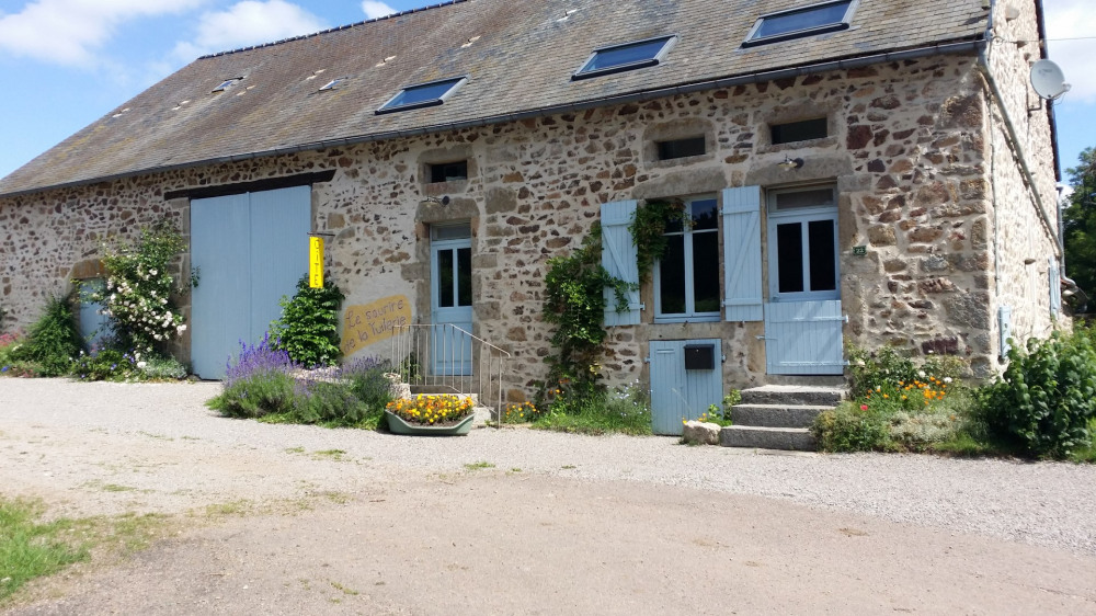 Gite De Vacances A Bard Le Regulier En Bourgogne Pour 14 Pers