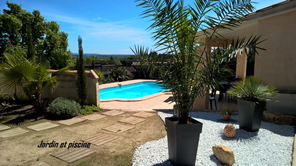 Piscine Privée Marseille Et Alentours Maison De Vacances A Nimes En Languedoc Roussillon Pour 6 Pers 81m Seloger Vacances