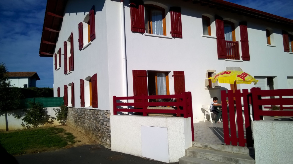 façade et terrasse