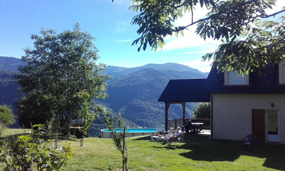 Maison avec vue montagnes