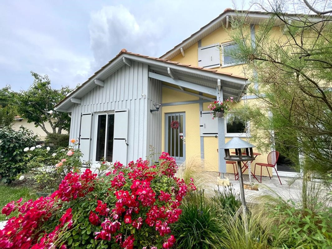 Maison de luxe à vendre dans le quartier Bourg-Croix d'Hins