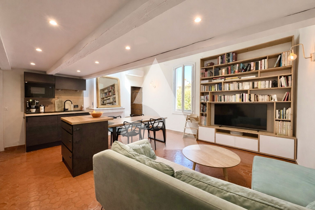 Duplex de luxe à vendre dans le quartier Comtale-Cente-Cours Mirabeau
