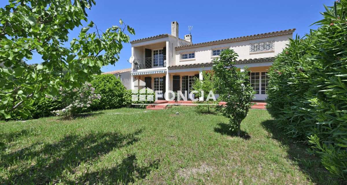 Luxury villa for sale in the district Nord