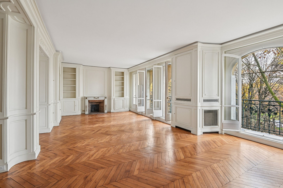 Luxury apartment for sale in the district Gros Caillou