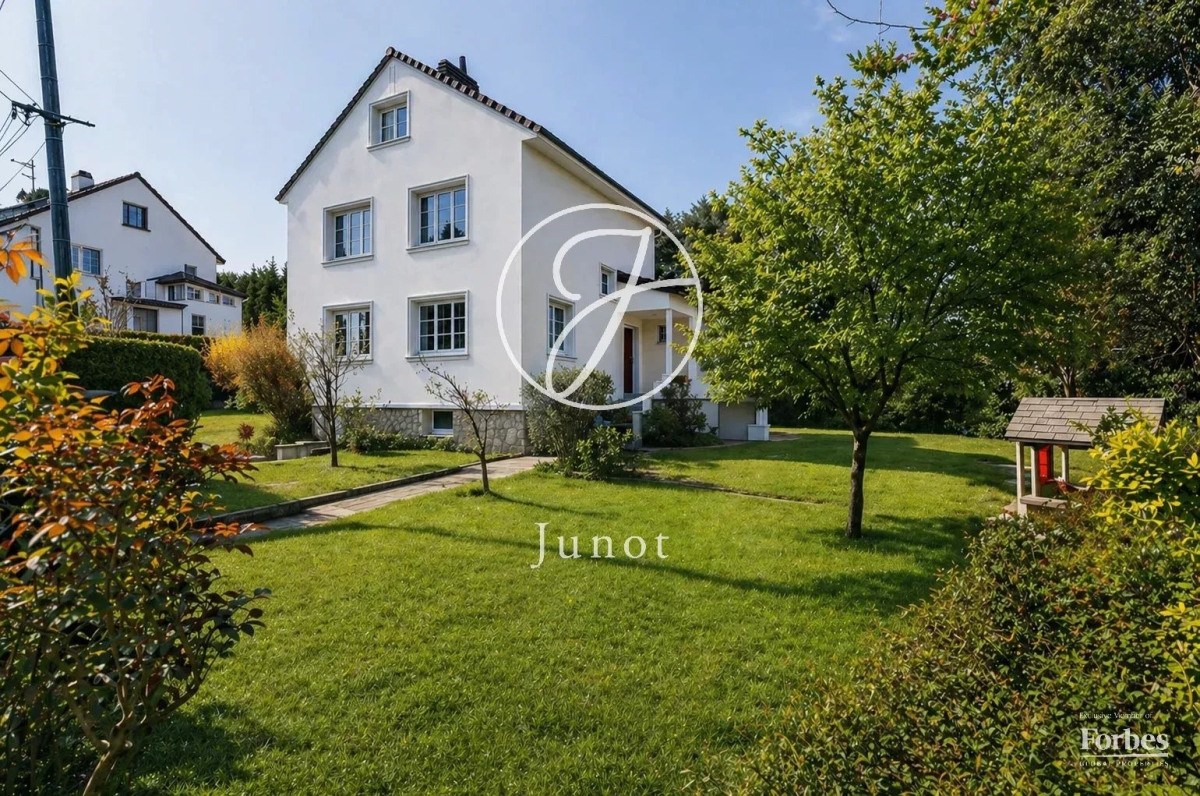 Luxury house for sale in the district Buzenval
