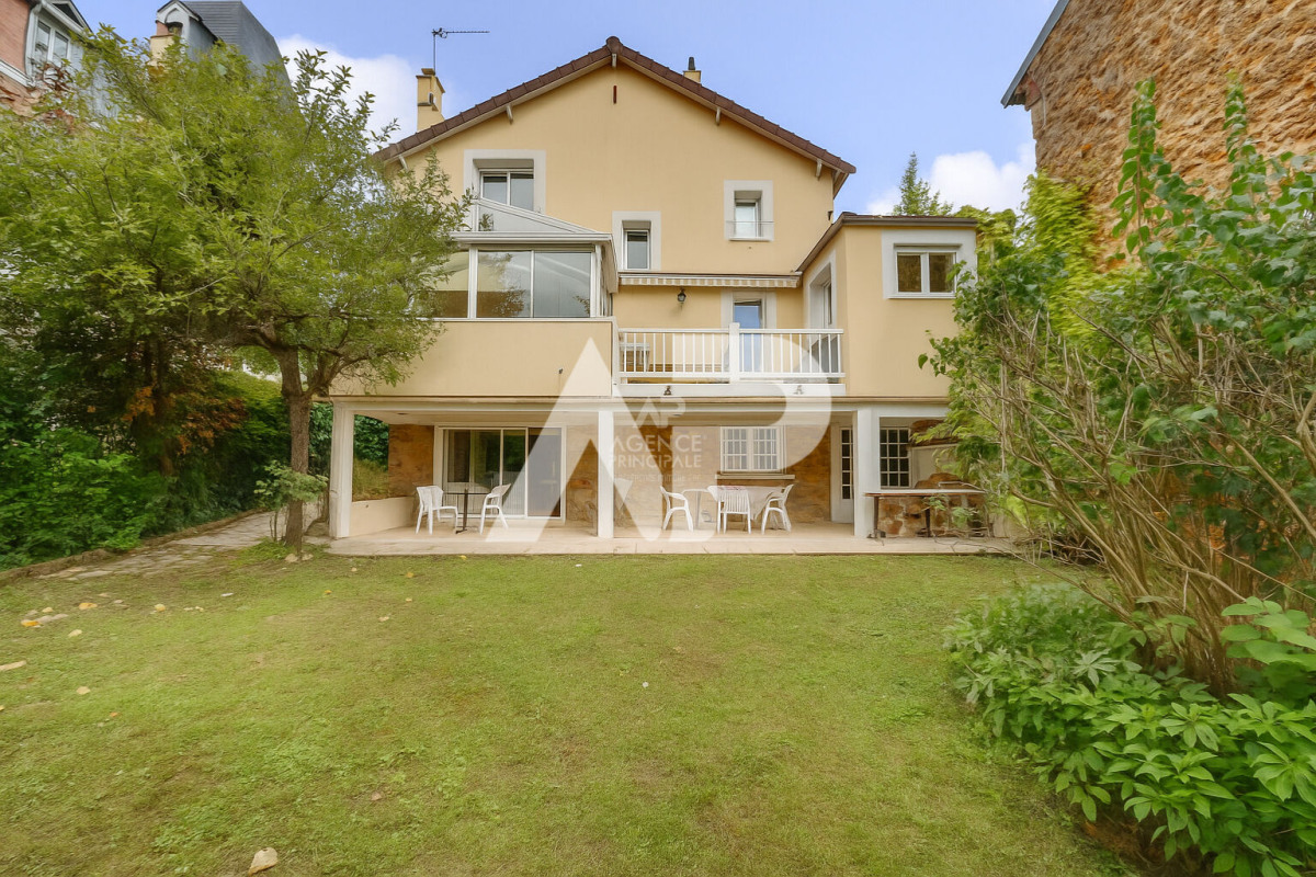 Maison de luxe à vendre dans le quartier Monesse-Croix Bosset