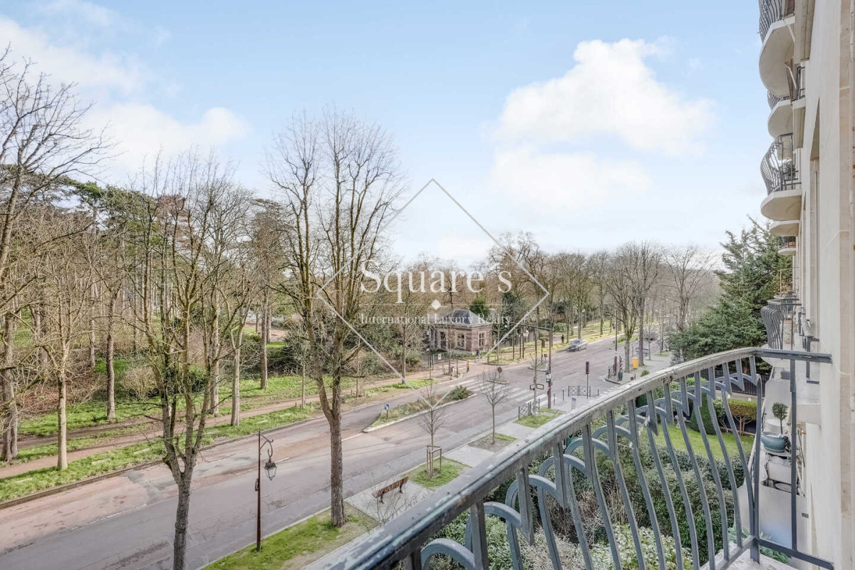 Appartement de luxe à vendre dans le quartier Saint James-Delabordère
