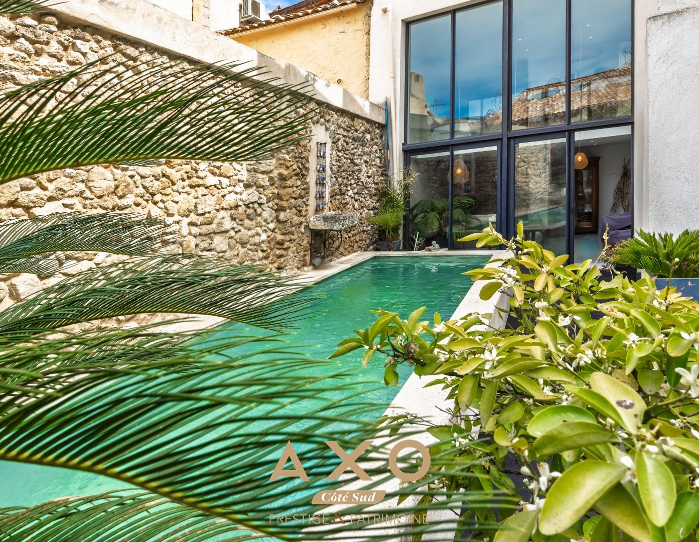 Village house for sale in the district Centre