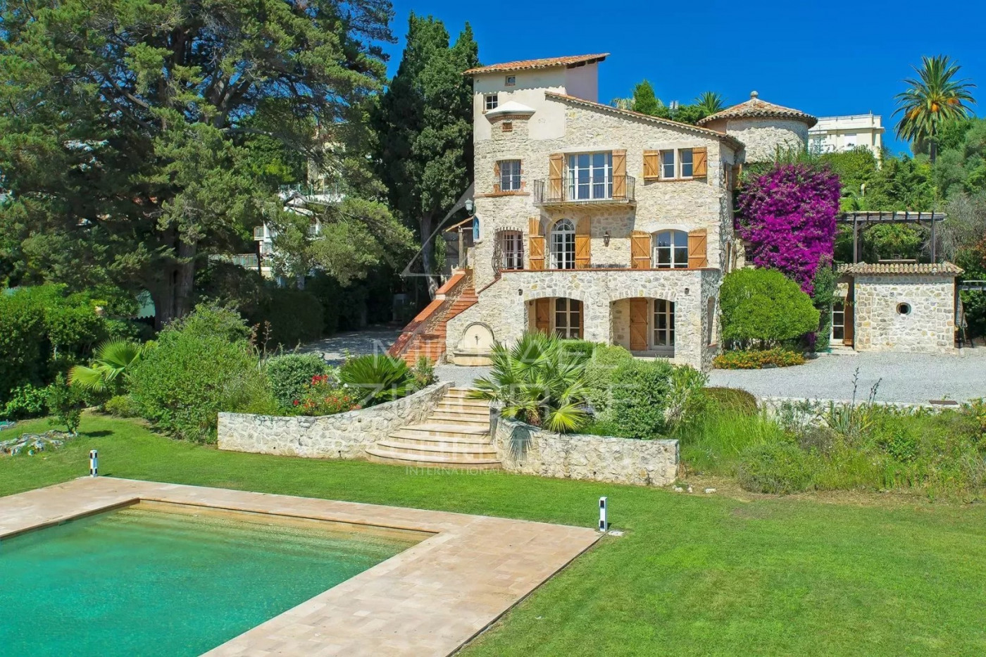 Cap d'Antibes, versant Oues - Propriété d'exception avec vue mer