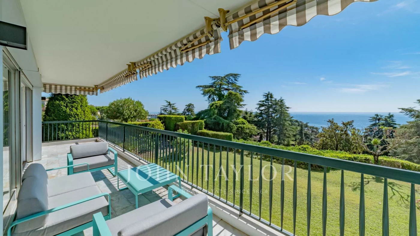 Cannes Croix des Gardes splendide appartement