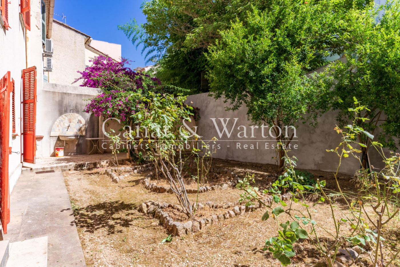 TOULON MOURILLON MAISON D'EPOQUE AVEC JARDIN ET GARAGE A 30M DES