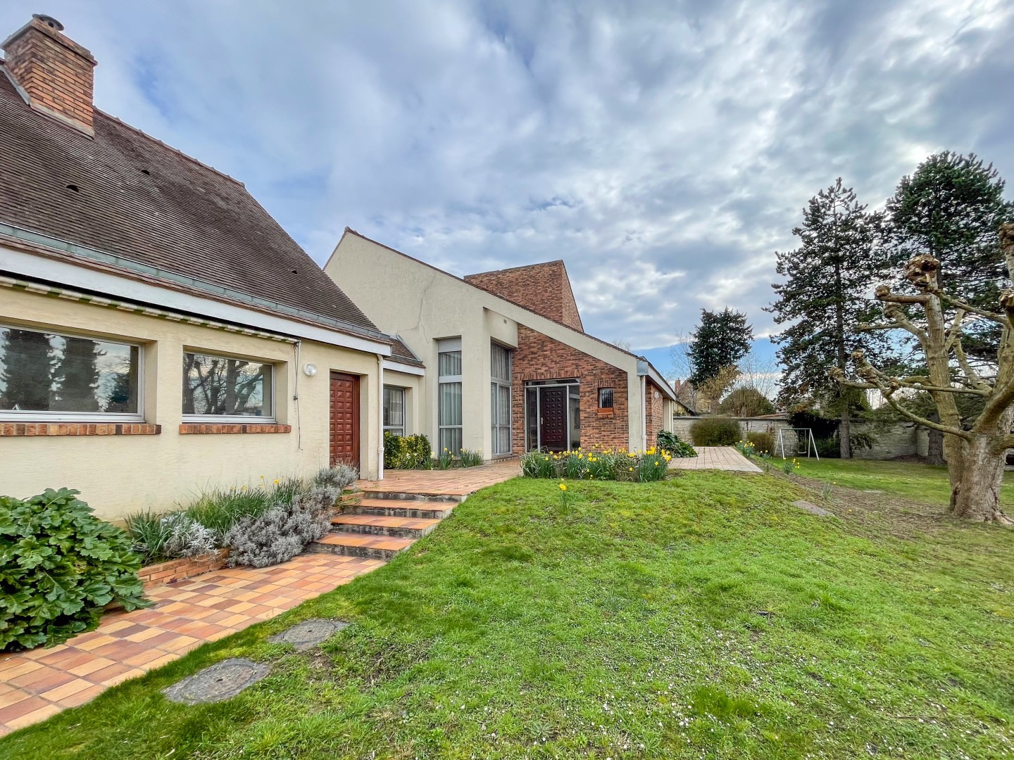 Villa de luxe à vendre dans le quartier Les Berthelées-Les Coteaux-Les Perruchet