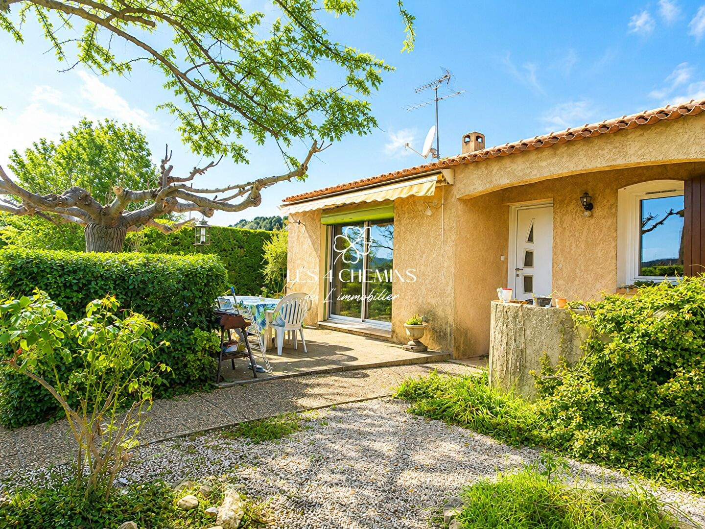 Luxury villa for sale in Rousset