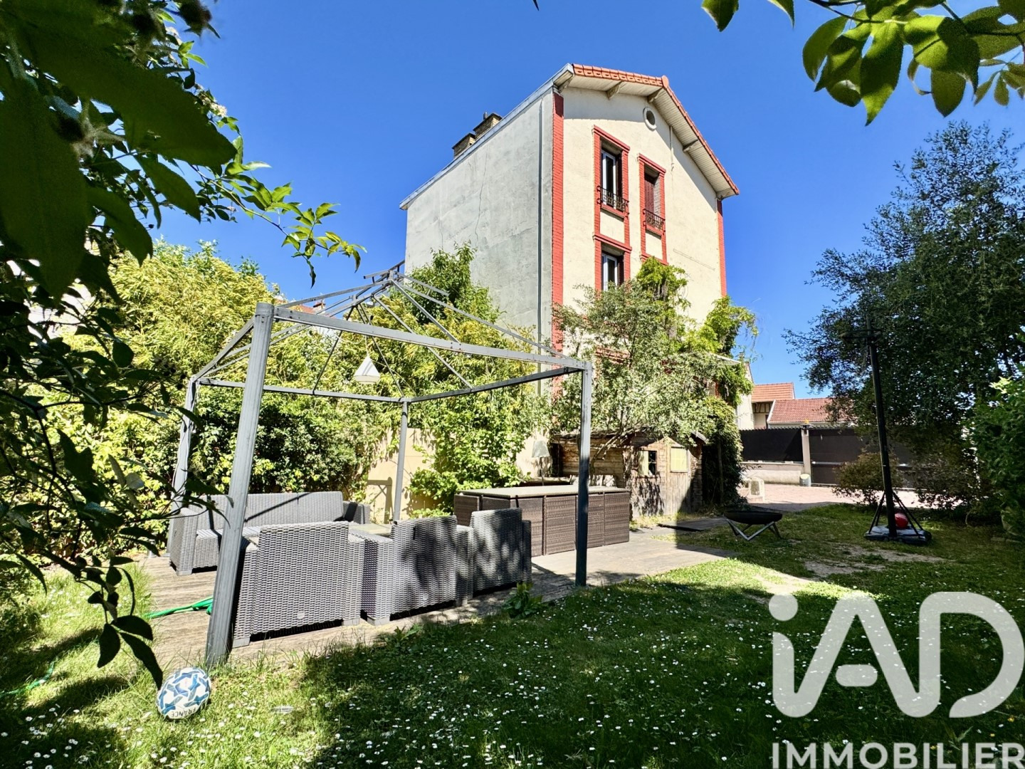 Pavillon de luxe à vendre dans le quartier Plateau