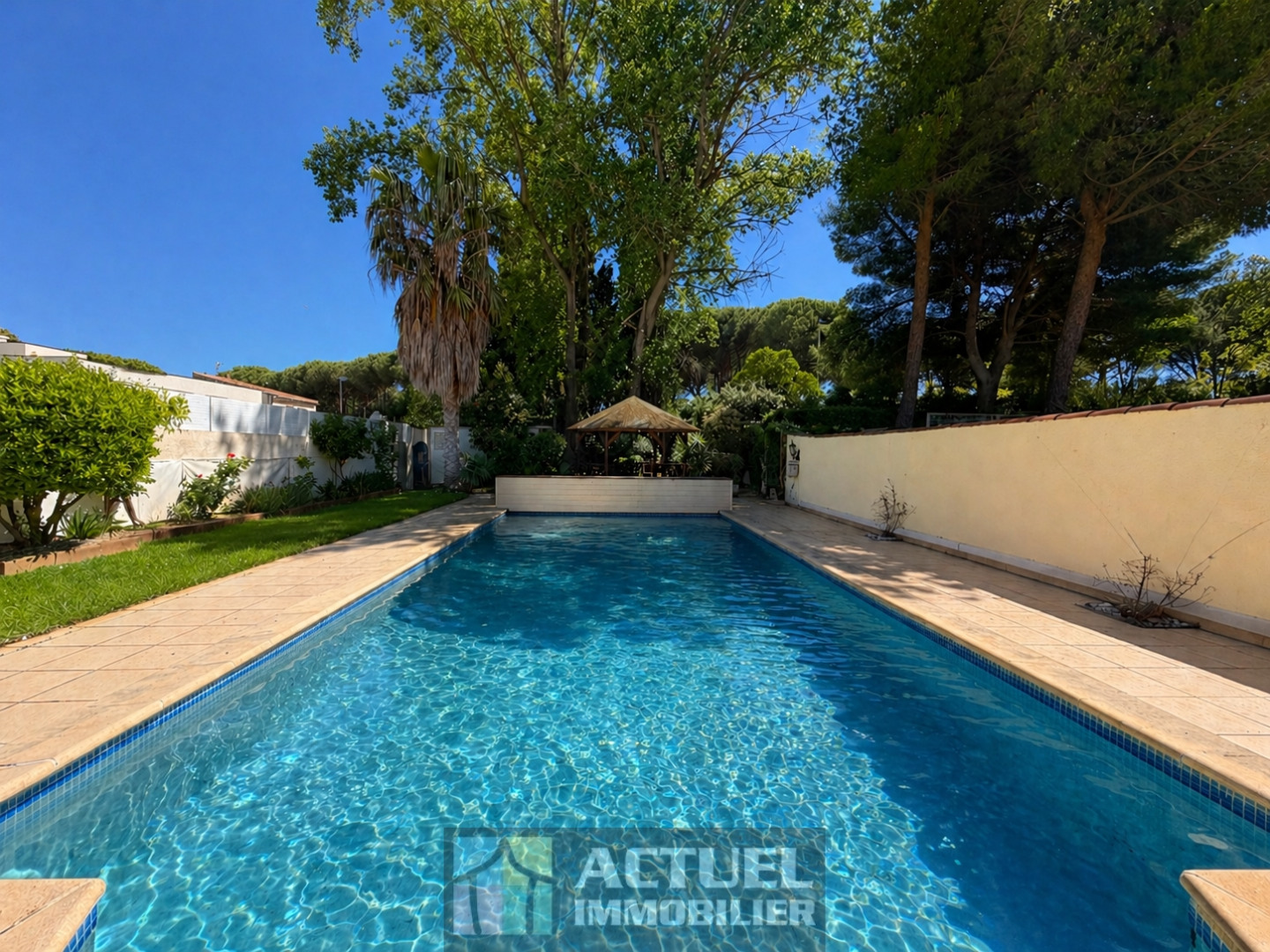 Luxury villa for sale in the district Nord