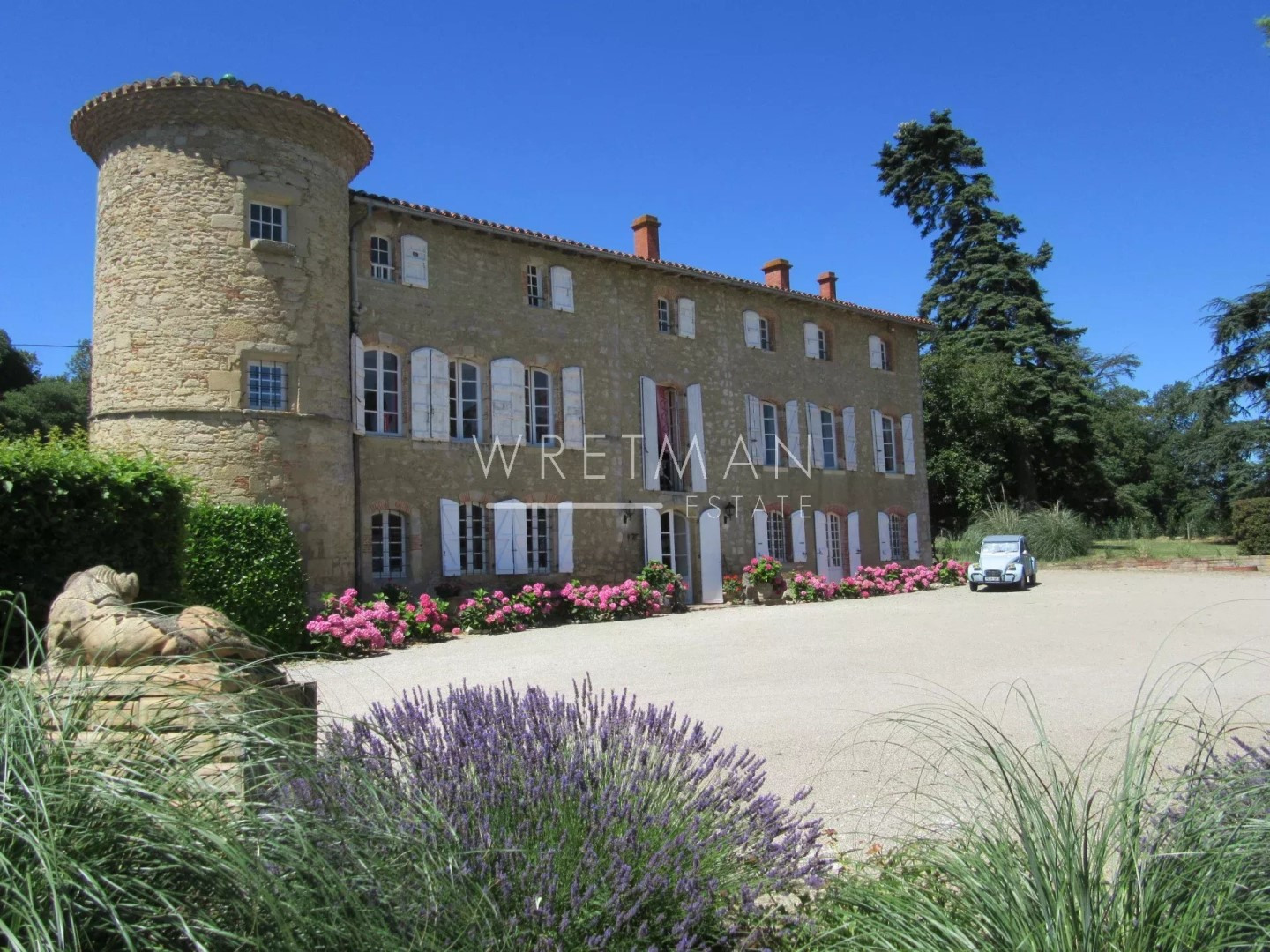 Castle for sale in the district Amidonniers-Caffarelli