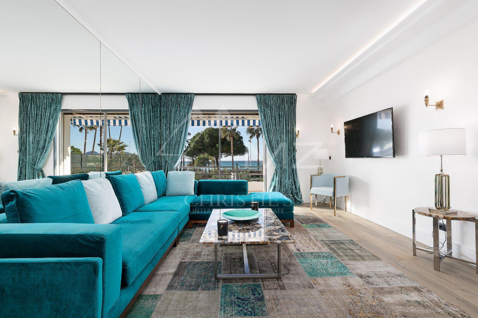 Appartement De Luxe A Vendre A Cannes 1 390 000 2 Pieces 81 M Belles Demeures