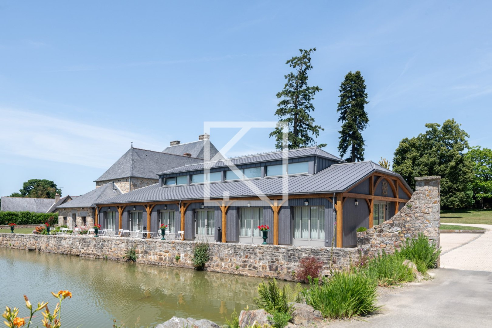 Castle for sale in Mézières-sur-Couesnon