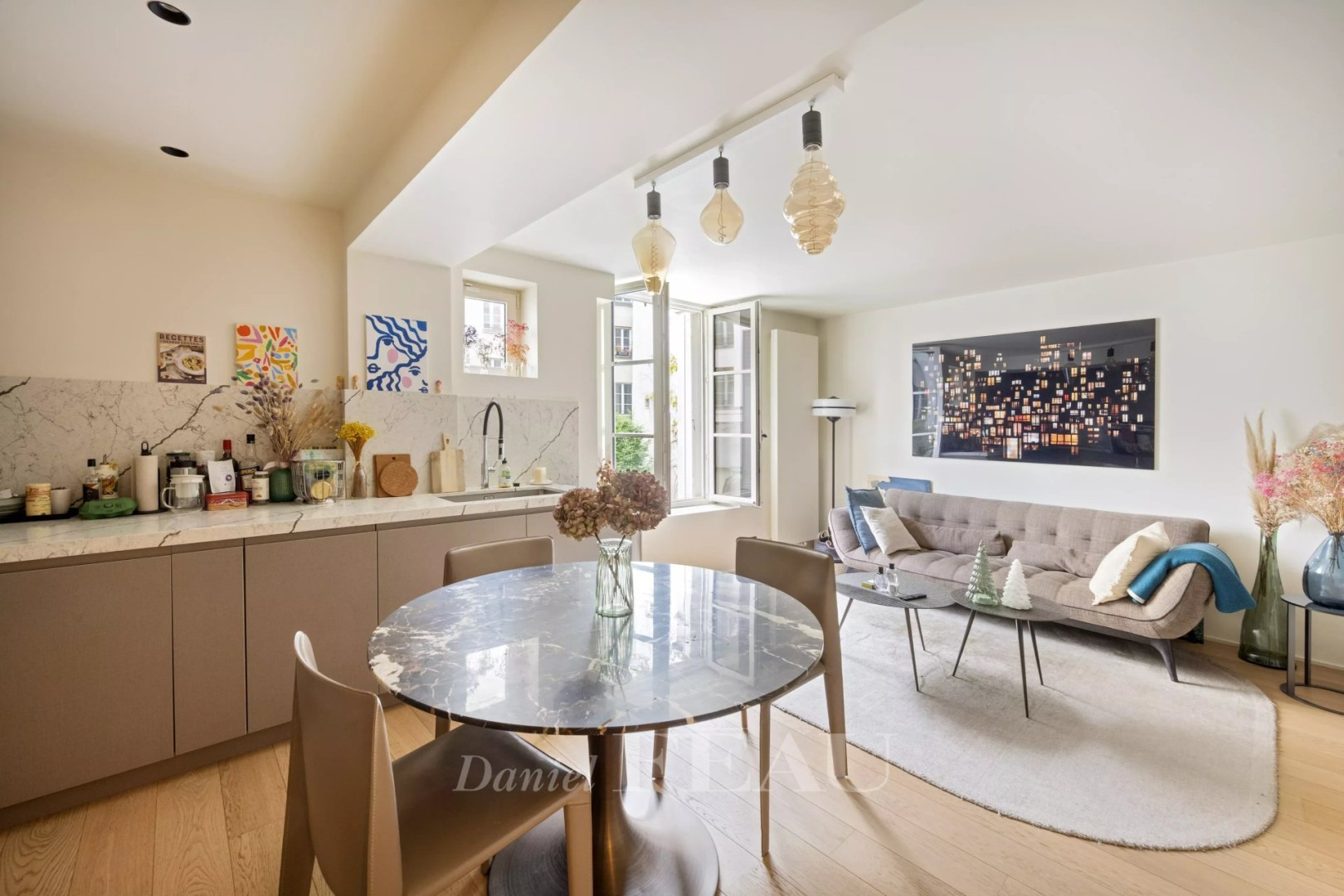 Luxury apartment for sale in the district Monnaie