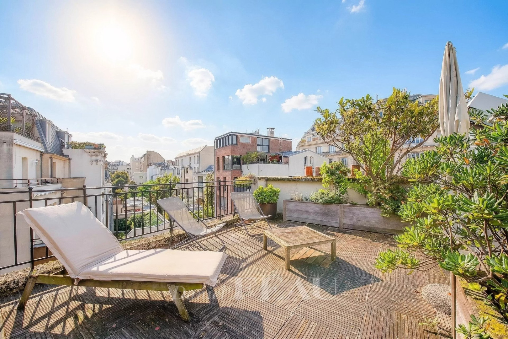 Luxury apartment for sale in the district Legendre-Lévis