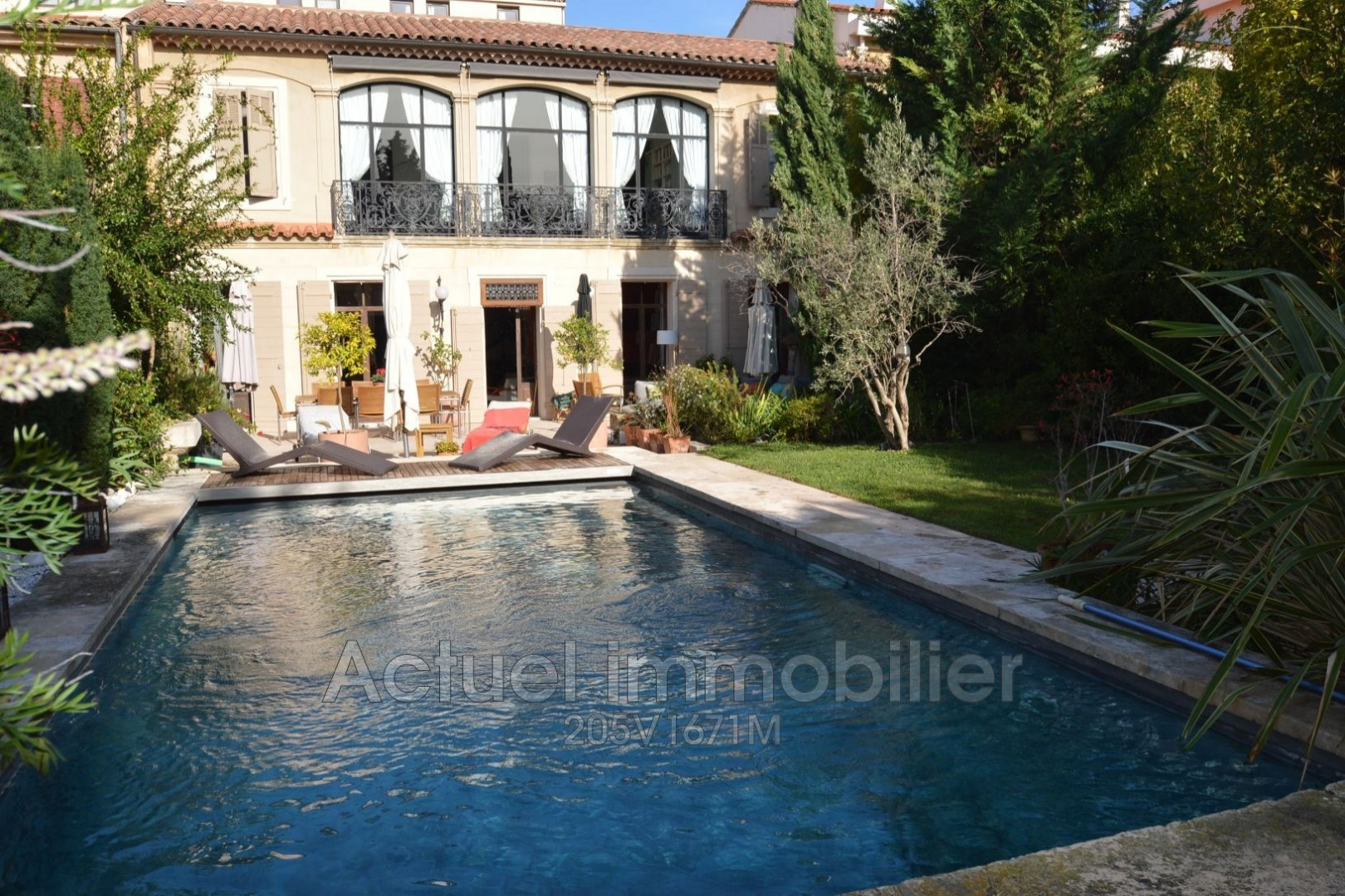 Maison De Ville De Luxe A Vendre A Aix En Provence 2 600 000 7 Pieces 280 M Belles Demeures