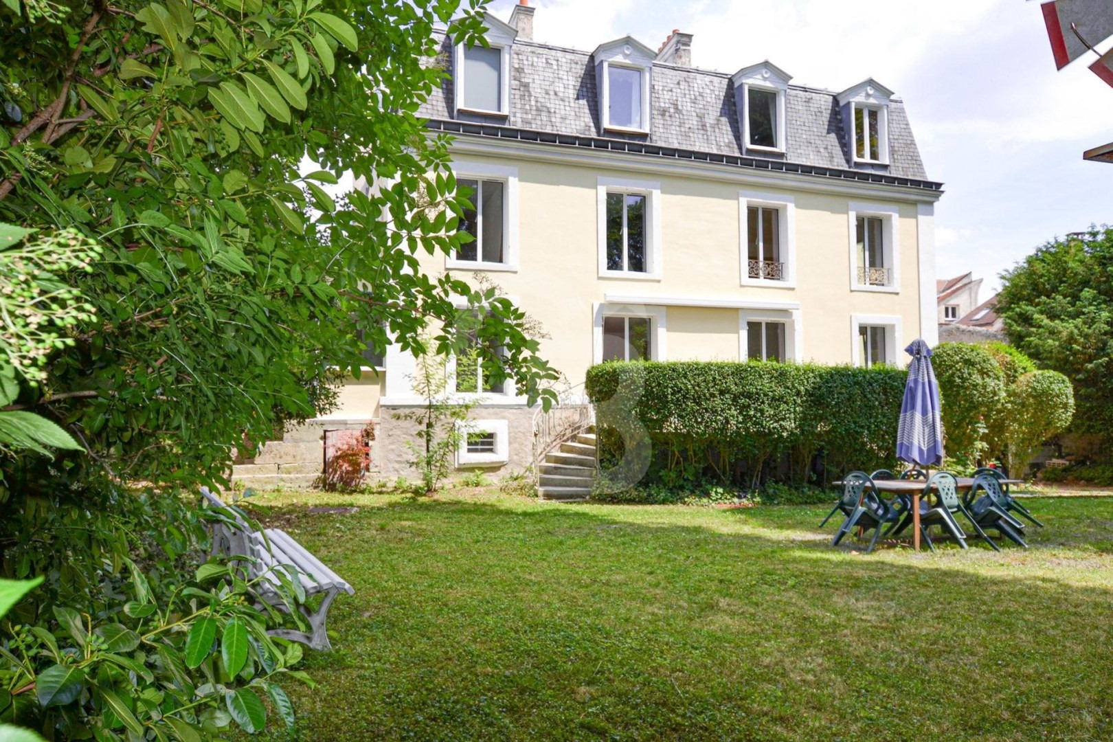 Maison Et Villa De Luxe A Vendre A Louveciennes 1 025 000 9 Pieces 210 M Belles Demeures