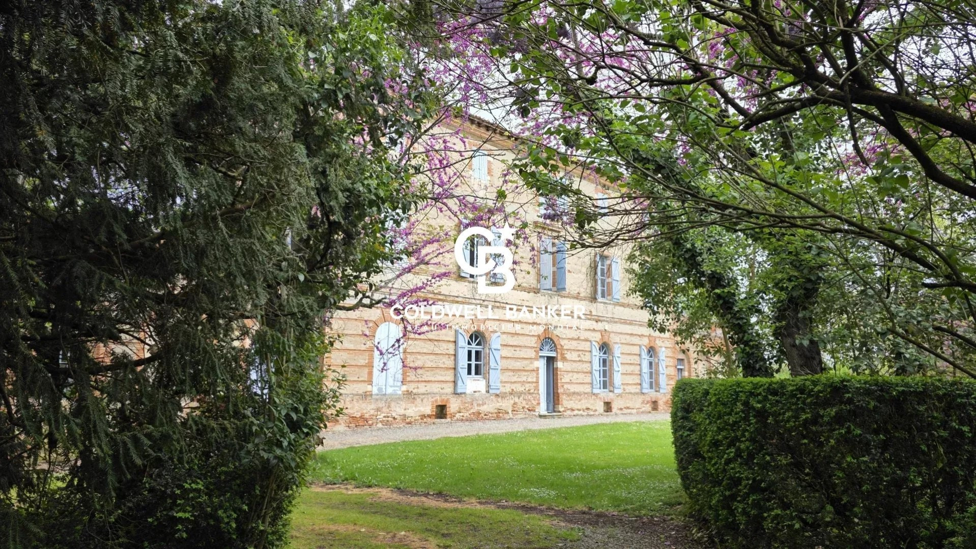 Castle for sale in the district Capitole