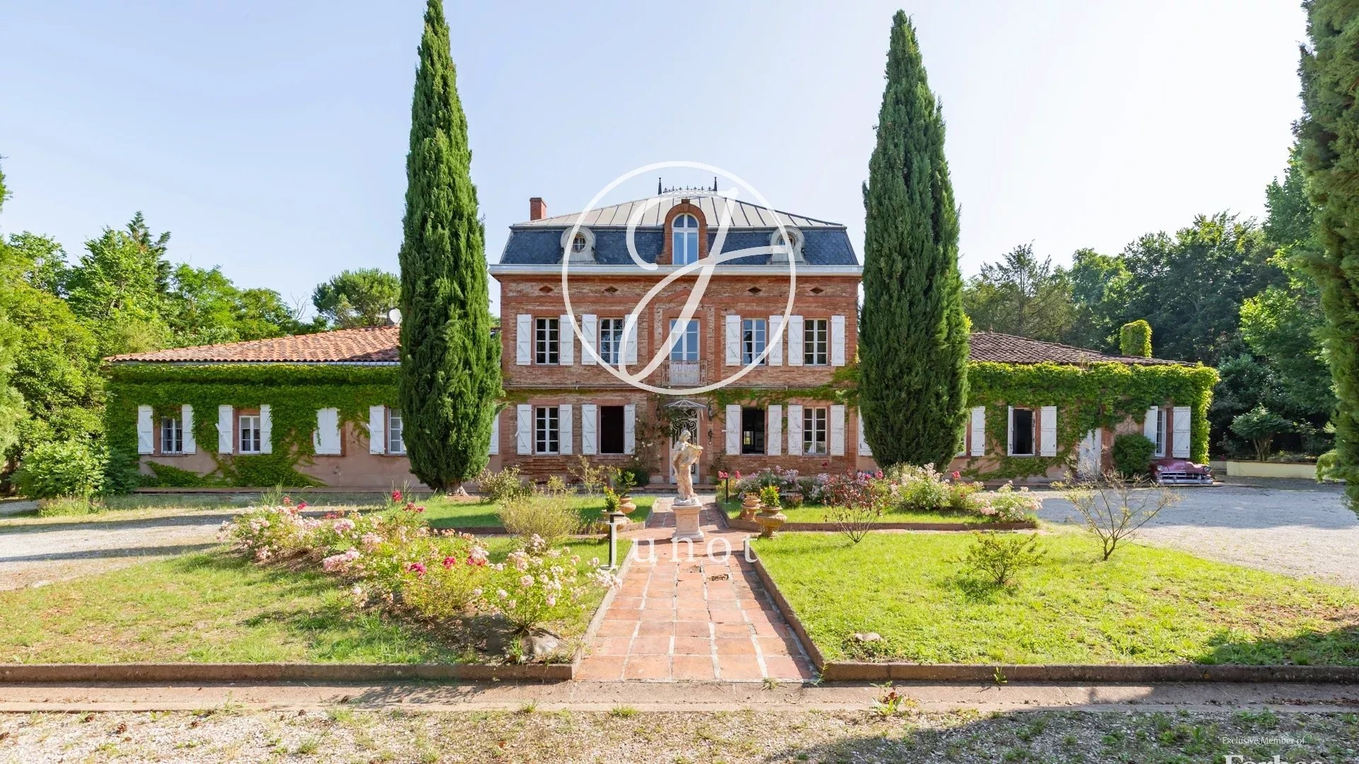 Castle for sale in Toulouse