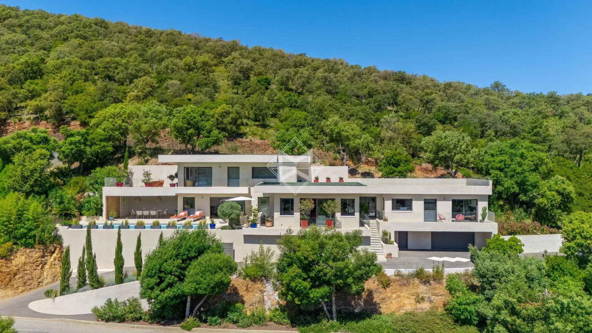 Villa de luxe à vendre dans le quartier Zone Agricole et Boisée