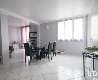 French Adress Com Valenton Du Huit Mai 1945 940 074 0490 E