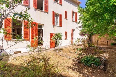 TOULON MOURILLON MAISON D'EPOQUE AVEC JARDIN ET GARAGE A 30M DES